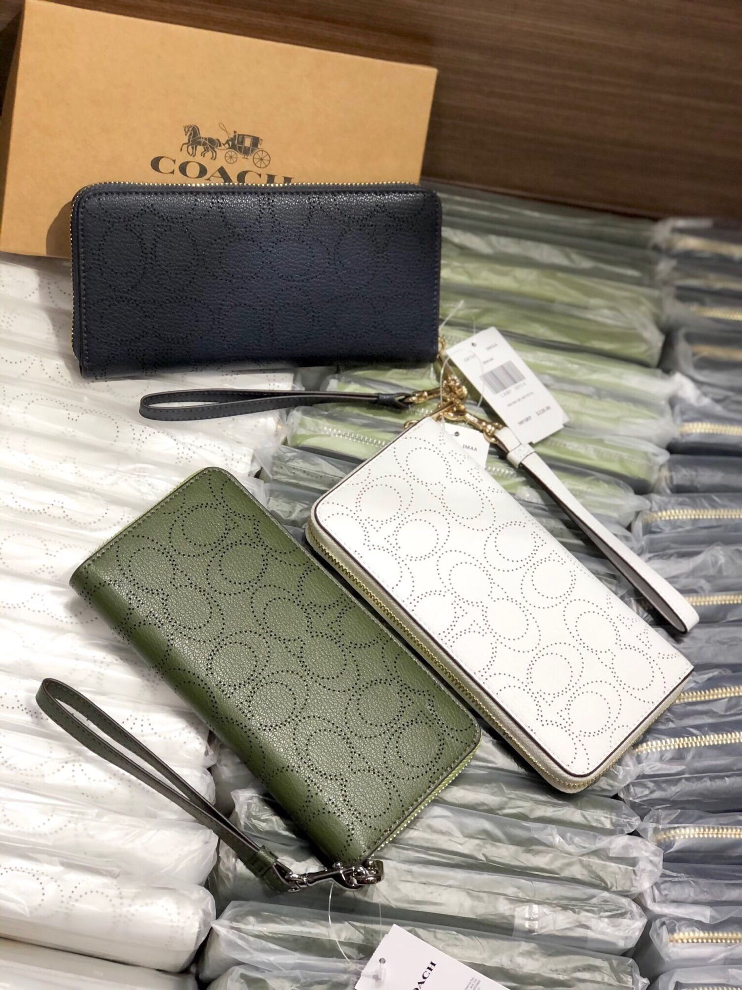 Ví  Long Zip xuất dư full box.