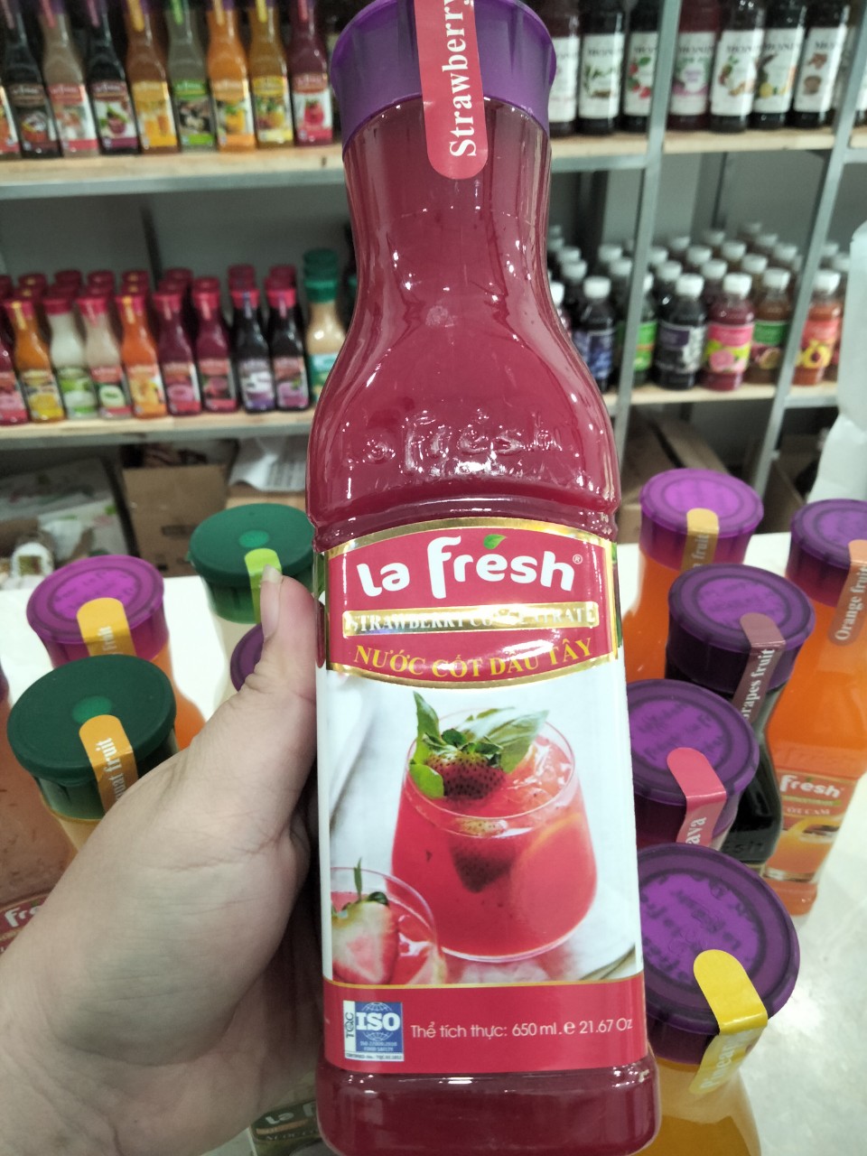 NƯỚC CỐT DÂU TÂY LA FRESH 650ML (12/T)-DÙNG PHA CHẾ TRÀ TRÁI CÂY ( DATE MỚI)