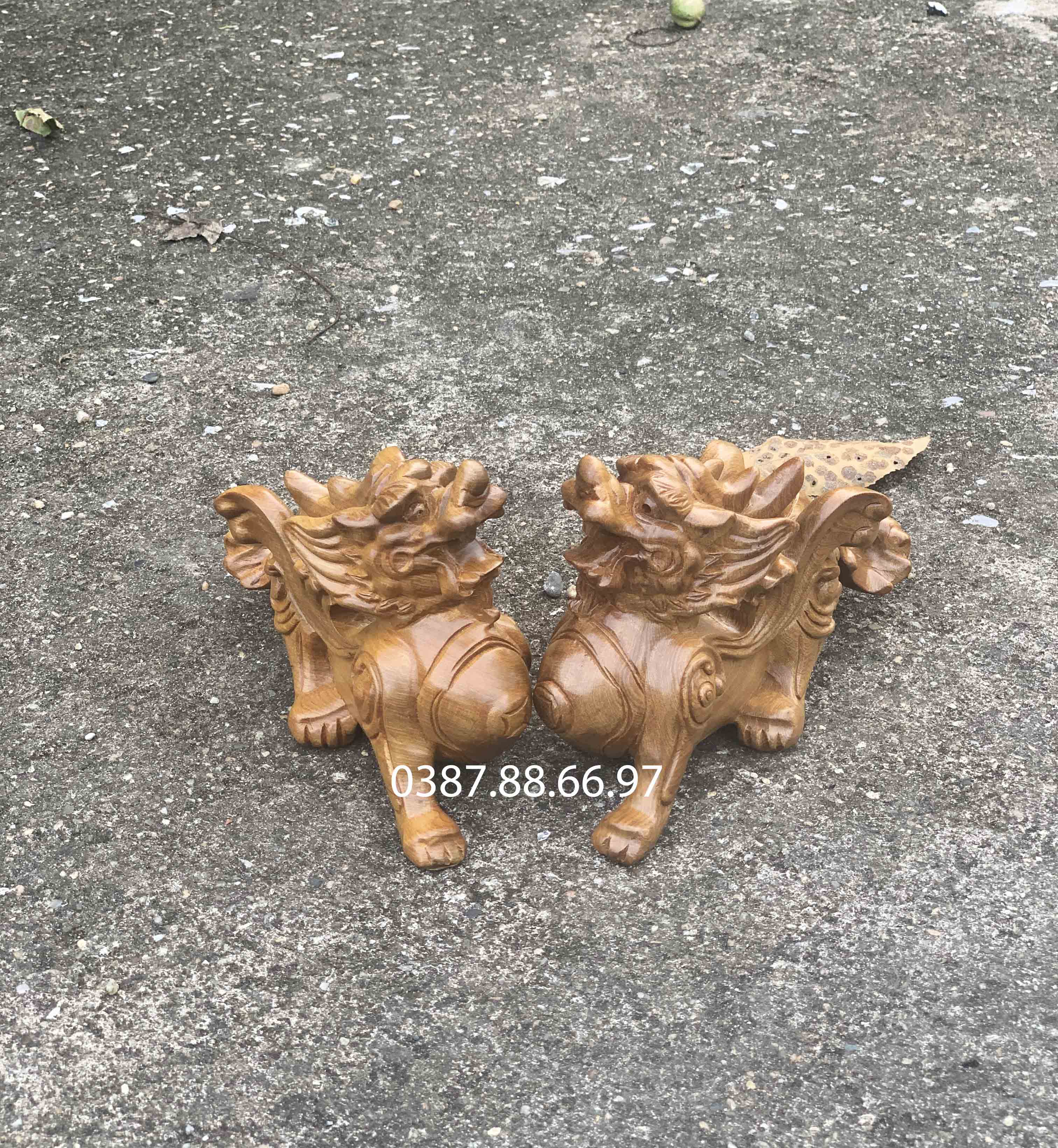 Tượng cặp tỳ hưu gỗ bách xanh (20-12-8) cực đẹp