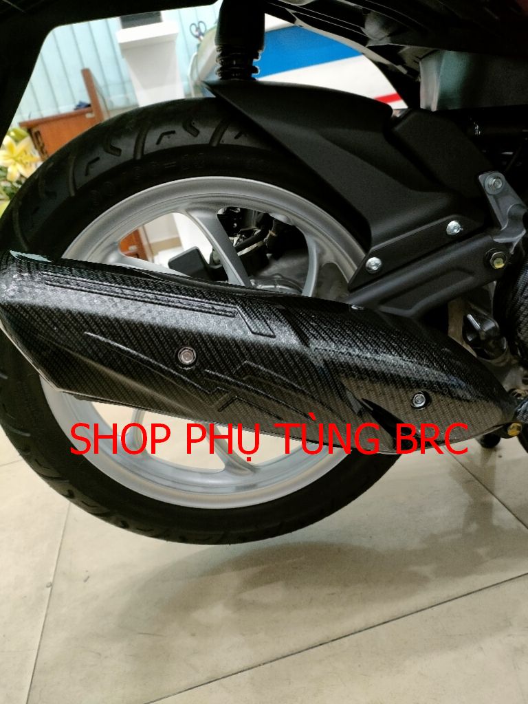 Ốp che pô phủ cacbon xe VISION  2021.