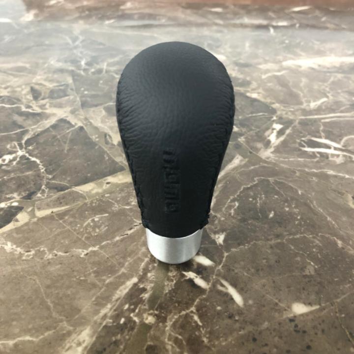 Tay nắm cần số ô tô, xe hơi bọc da thật 100% dùng cho số tự động MOMO2-D (Màu đen)