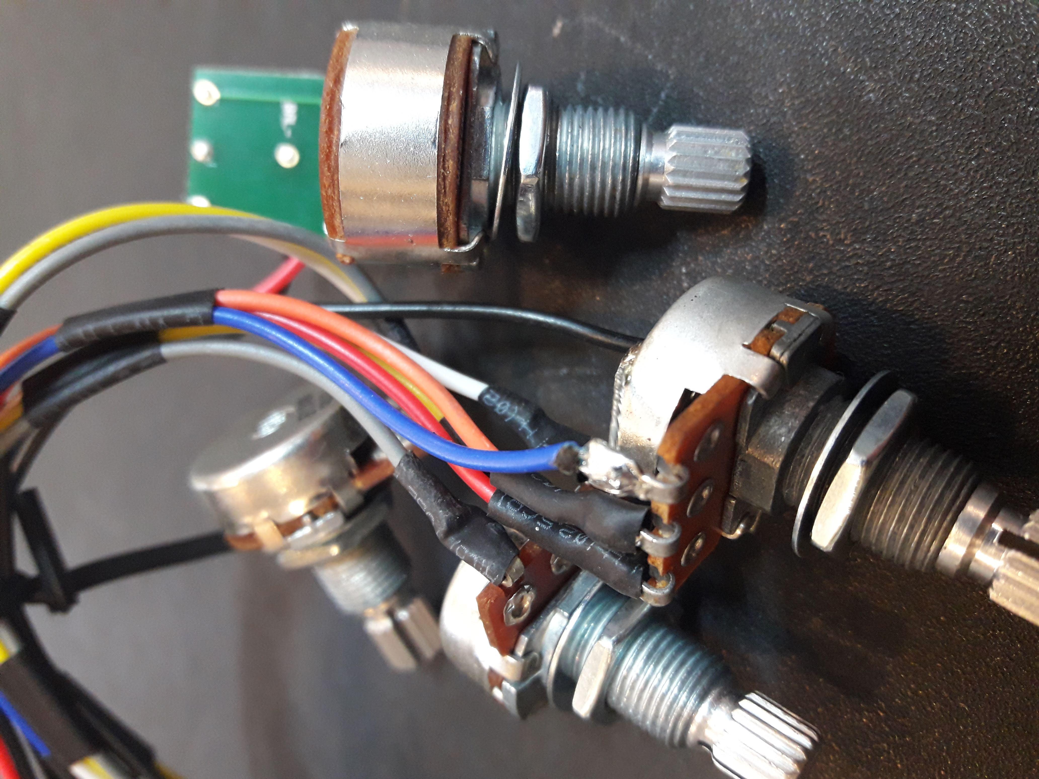 [HCM]Preamp đàn guitar bass 5 tụ hình thật