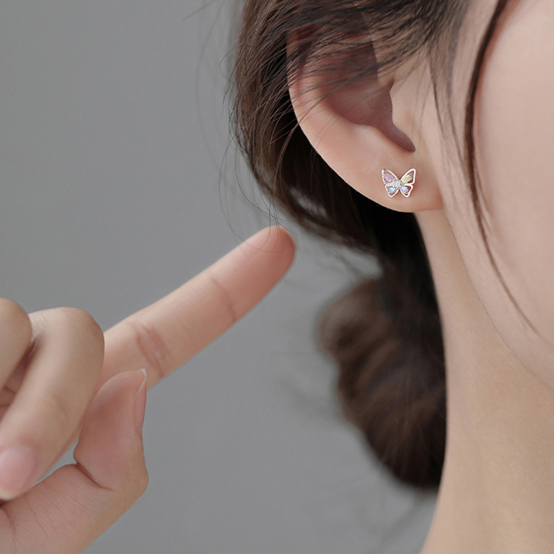 1 đôi - Khuyên tai mạ bạc bướm nhiều màu