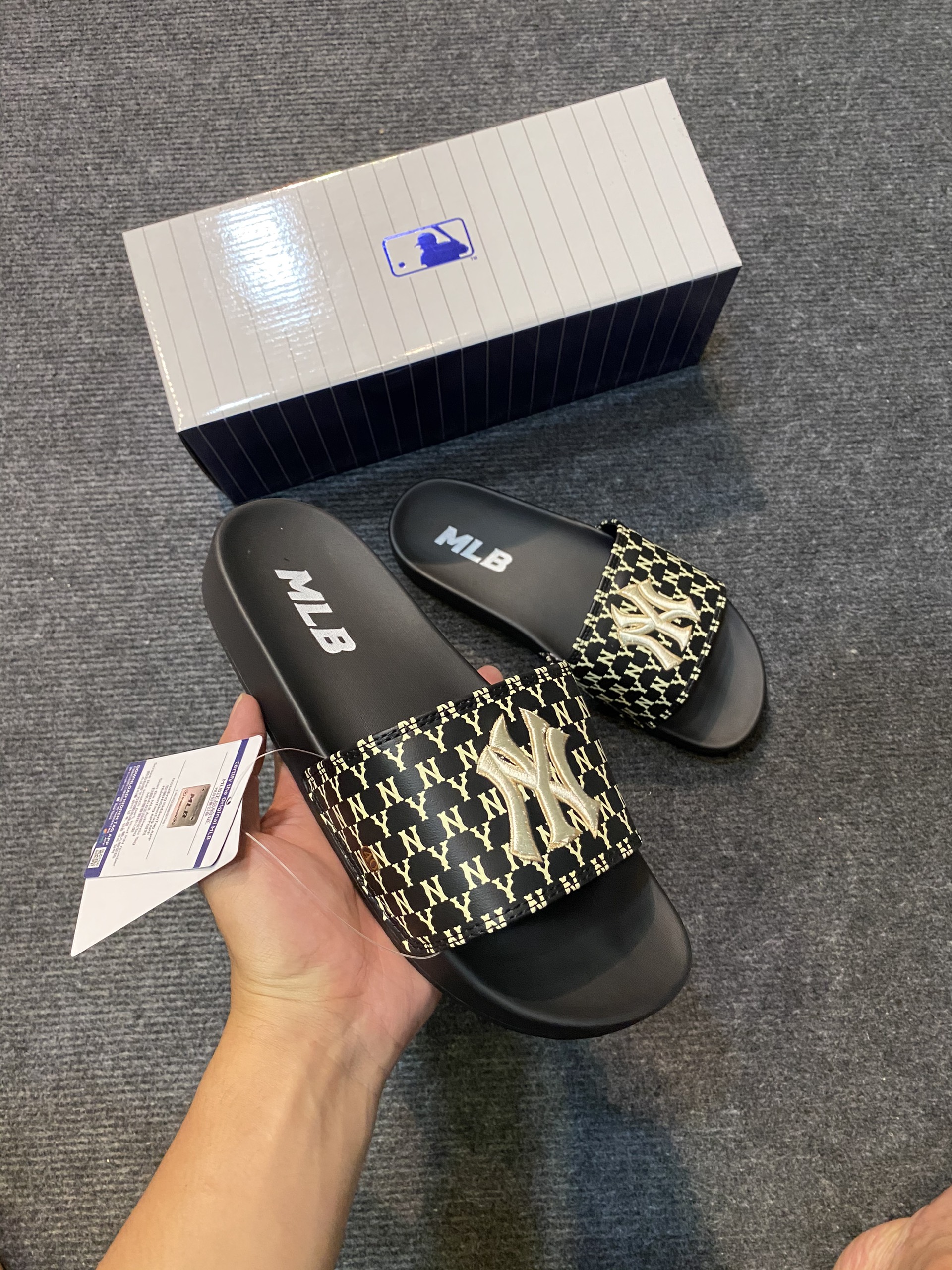 Dép mlb đen caro-nam nữ
