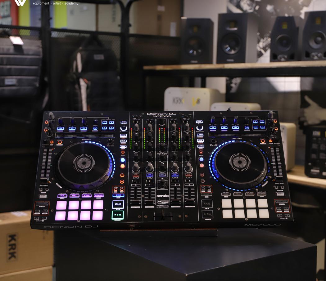Bàn Denon DJ MC7000