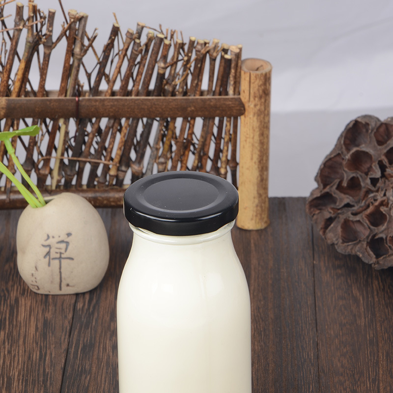 CHAI THỦY TINH ĐỰNG SỮA 200ML NẮP THIẾC