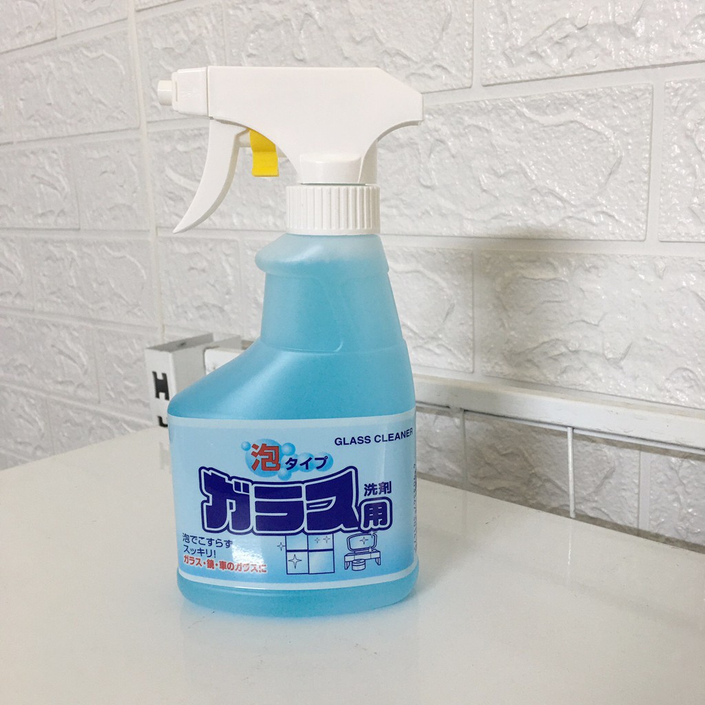 Chai xịt vệ sinh kính Rocket Glass Cleaner 300ml Nhật Bản
