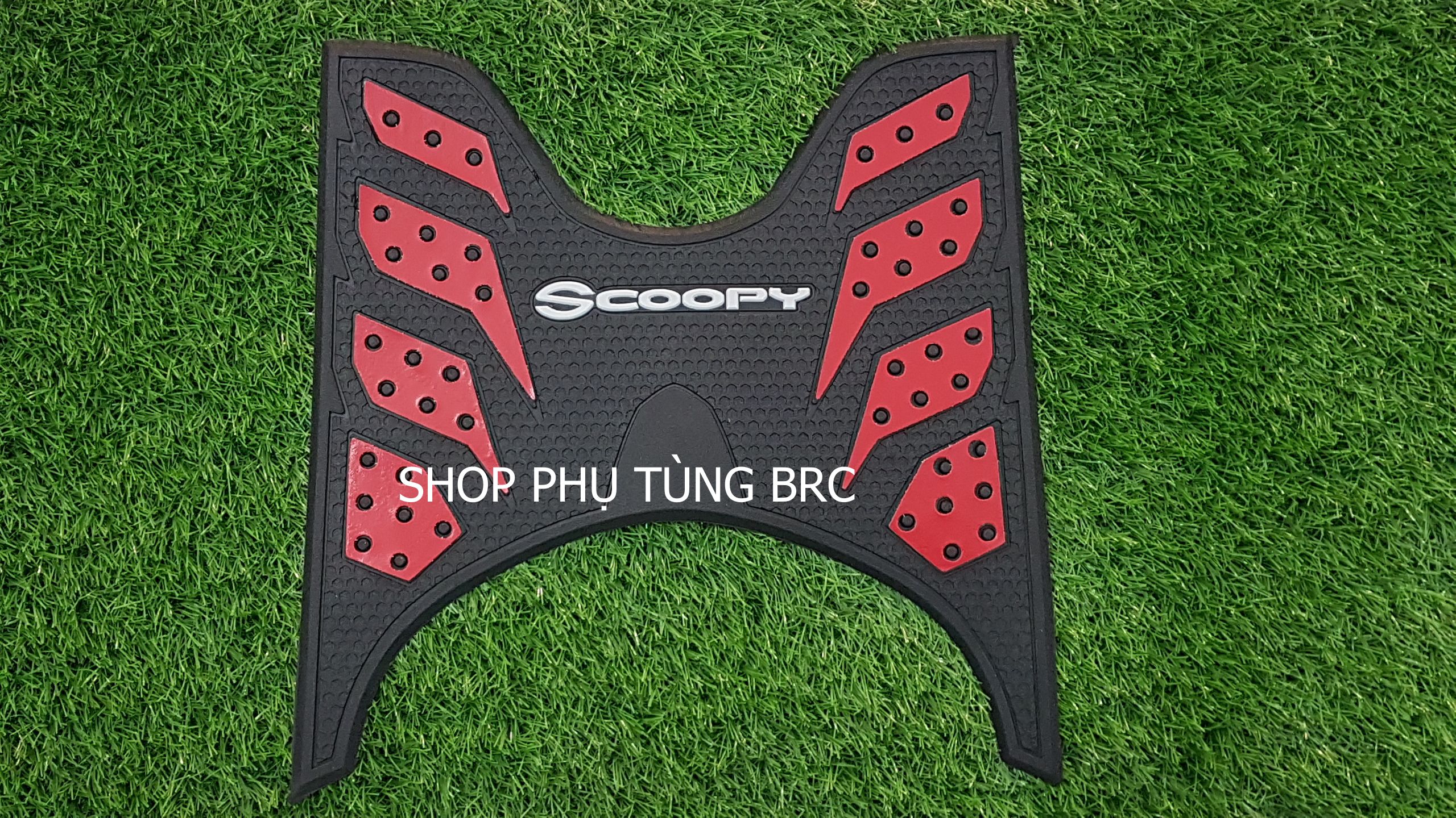 Thảm lót chân màu đỏ xe SCOOPY 110.