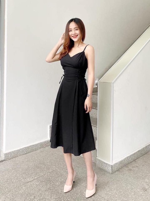 Đầm đen 2 dây đan eo