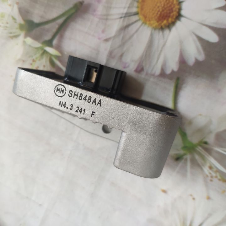 Cục sạc FUTURE NEO FI - tuổi thọ cao , cục sạc bình xe máy xe FUTURE NEO FI