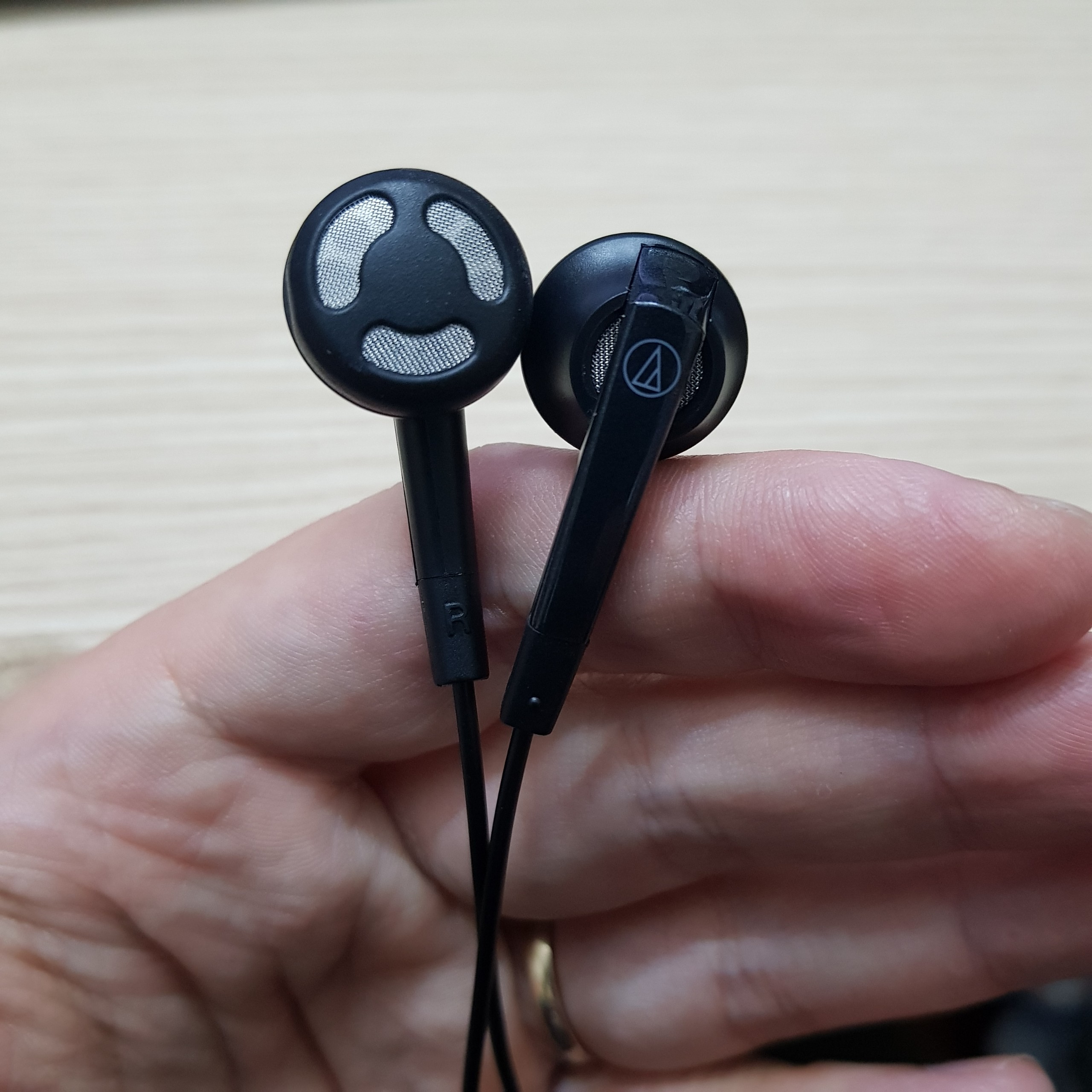 Tai nghe audio technica ATH-C505iS, Có mic,màu đen,nobox