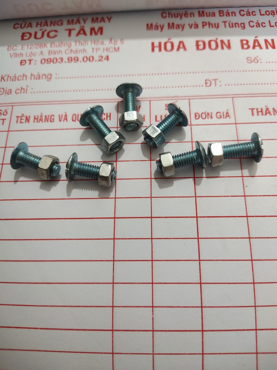 1 con ốc ráp ke cữ máy kansai chần đè