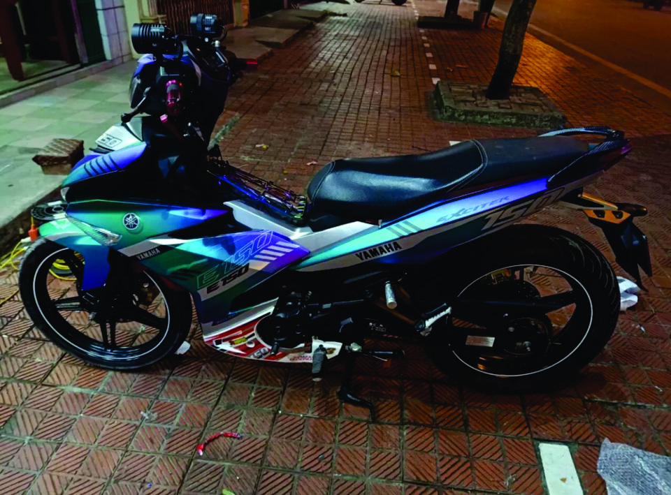 Tem trùm exciter 150 cá mập chuyển sắc xanh tím,team decal ex 150 shark