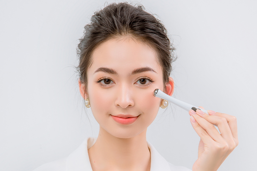 Máy massage chống lão hoá mắt Lifetrons EM-100