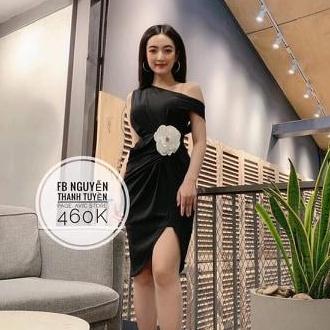 Đầm ôm lệch vai kết bông eo