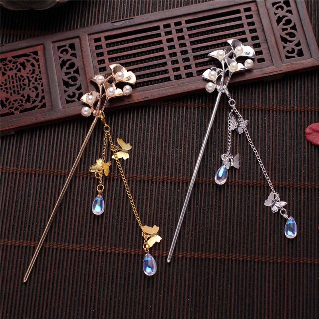 TRÂM ĐÔI CHIM & HOA NGỌC CÀI TÓC