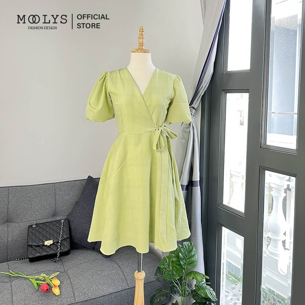 Đầm xoè thắt eo thiết kế đơn giản sang chảnh Moolys MD017