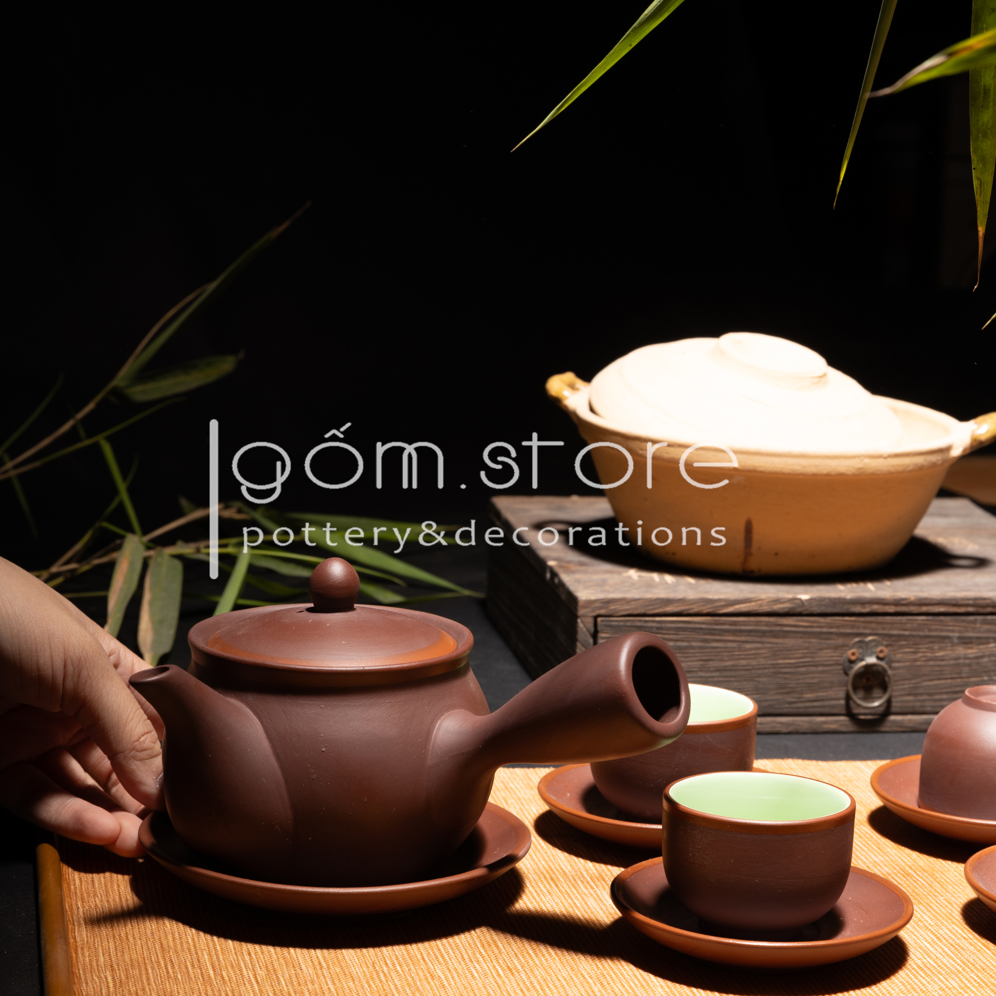 Ấm trà tử sa Bát Tràng quai ngang (Bộ ấm chén trên không kèm khay như hình)