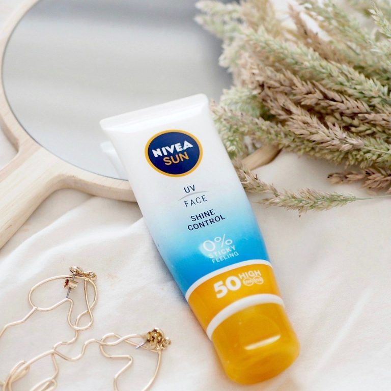 Kem chống nắng Nivea Shine Control SPF 50 UV Face
