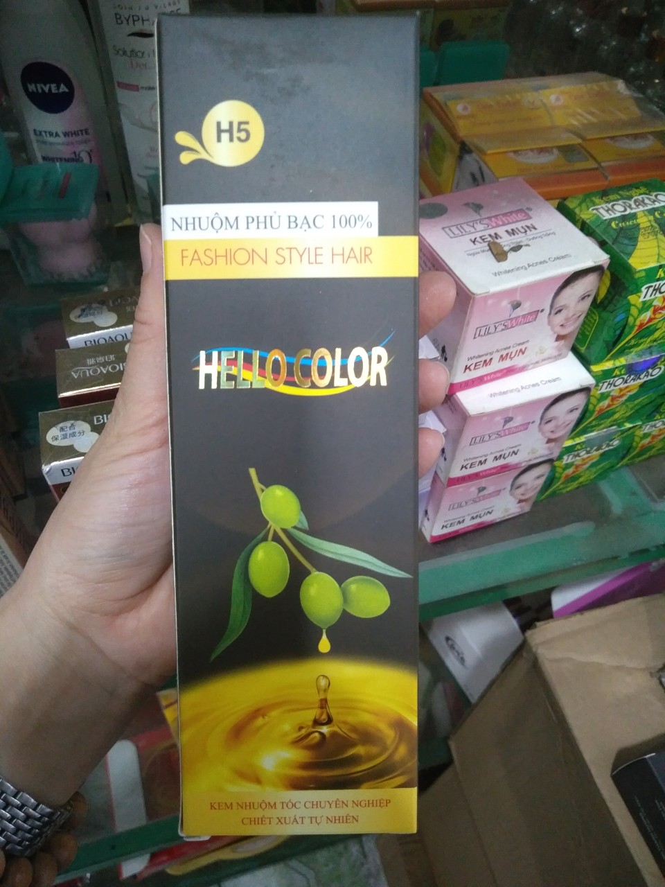 em nhuộm tóc thảo dược phủ bạc HELLO COLOR 60 ML