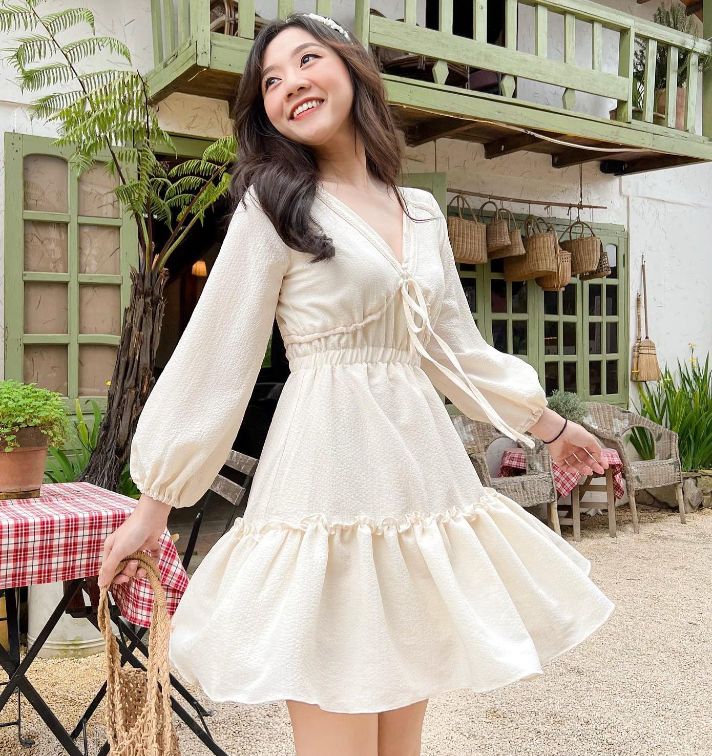 Đầm DARY - Đầm cổ V tùng bèo tay dài