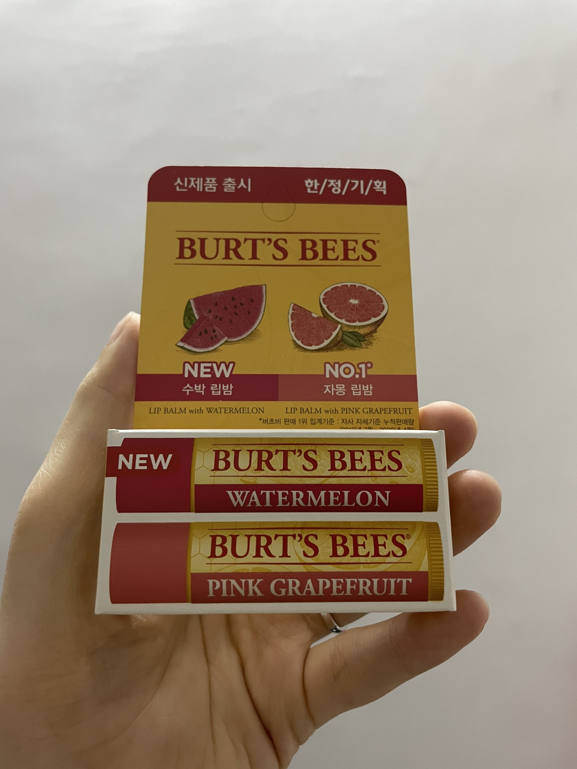 Son dưỡng môi thiên nhiên Burt’s Bees ( set 2 cây)