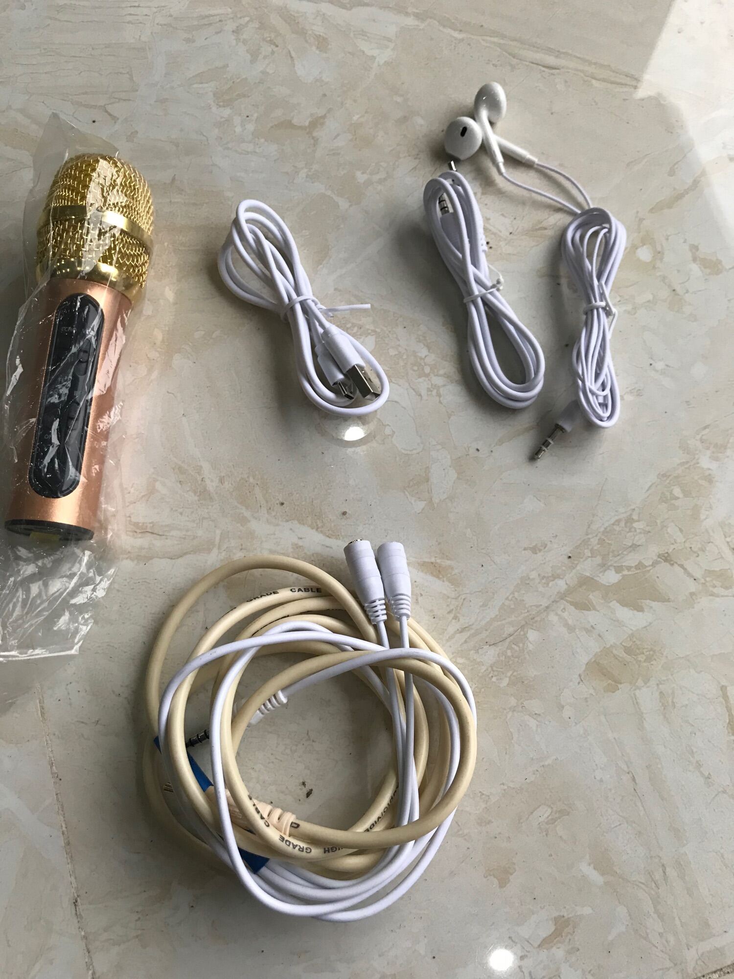 [FREESHIP MAX + MÃ GIẢM GIÁ] - Mic C11 nâng cấp 2 dây bắt xa 2m hát sêu nhẹ