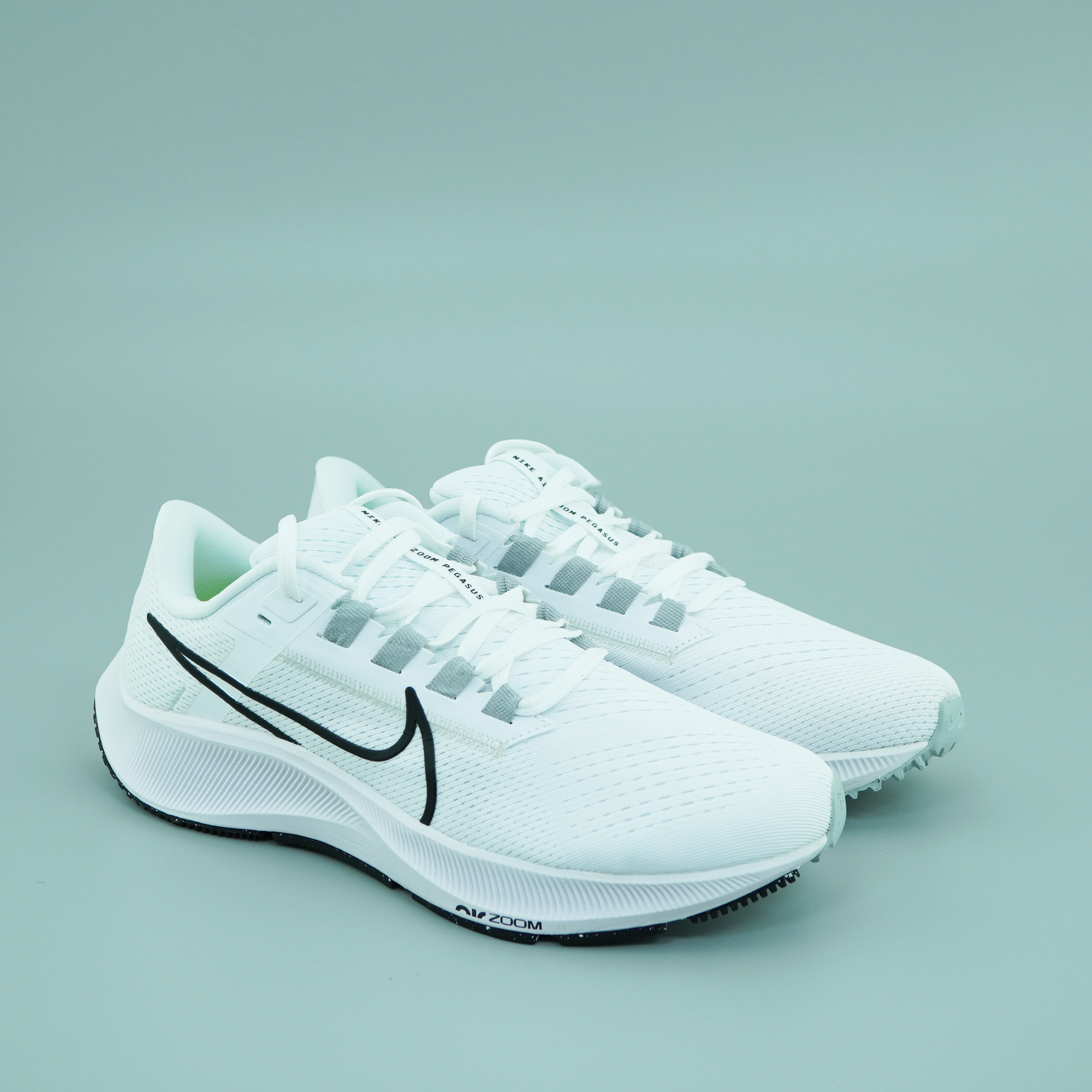 Giày chạy Nike Air Zoom Pegasus 38 White Black