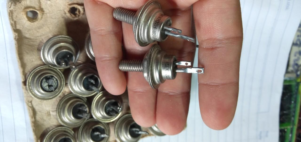 5 Đi ốt khiển 202H