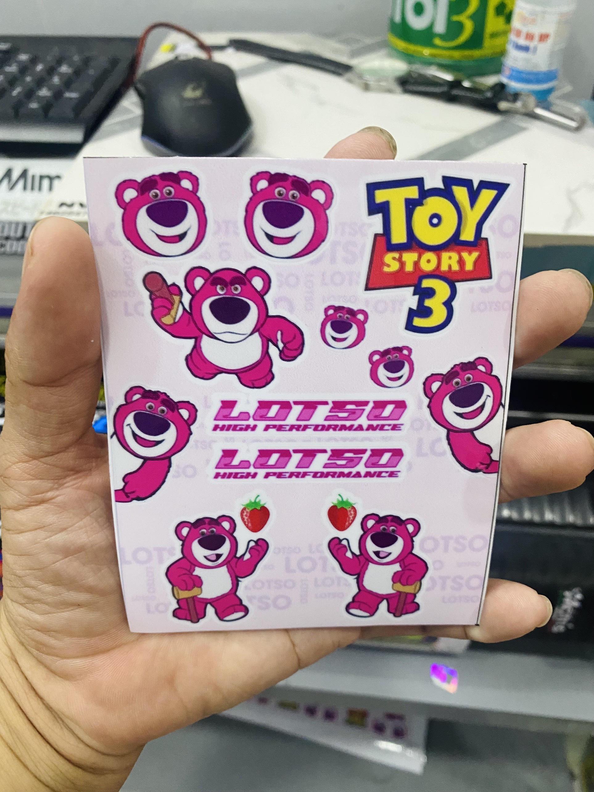 LOGO STICKER dán xe GẤU DÂU LOTSO MINI
