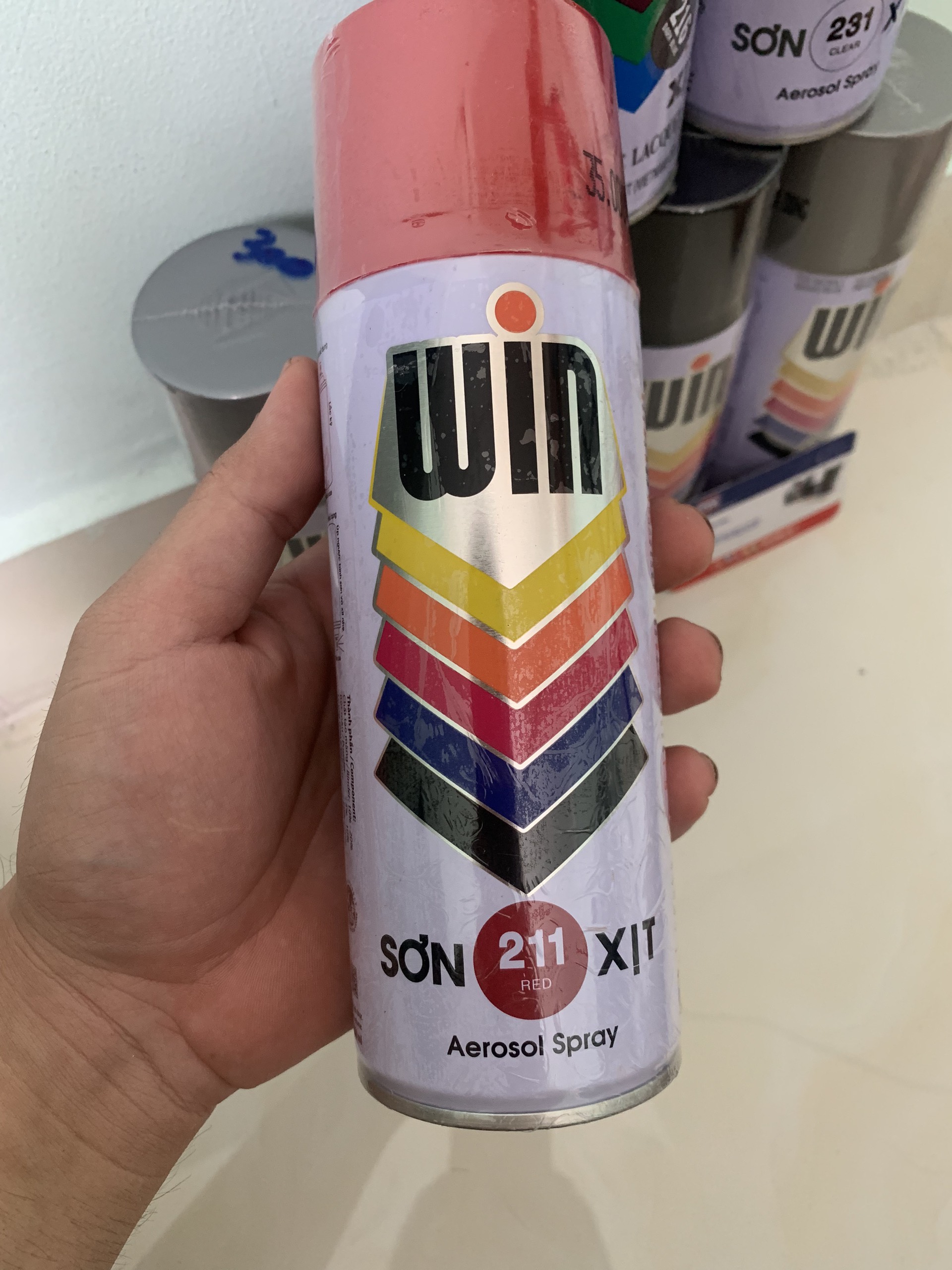 Sơn xịt WIN của hãng Toa Thái Lan