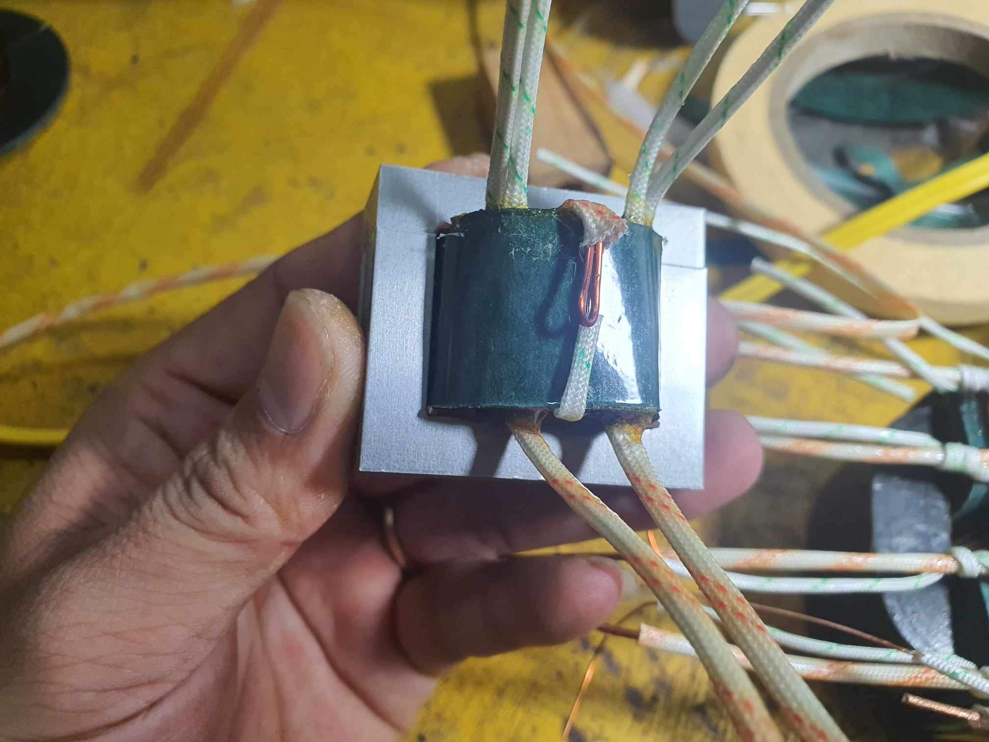 Biến áp E chung fe 19x20 chạy cho 8 đến 12d718