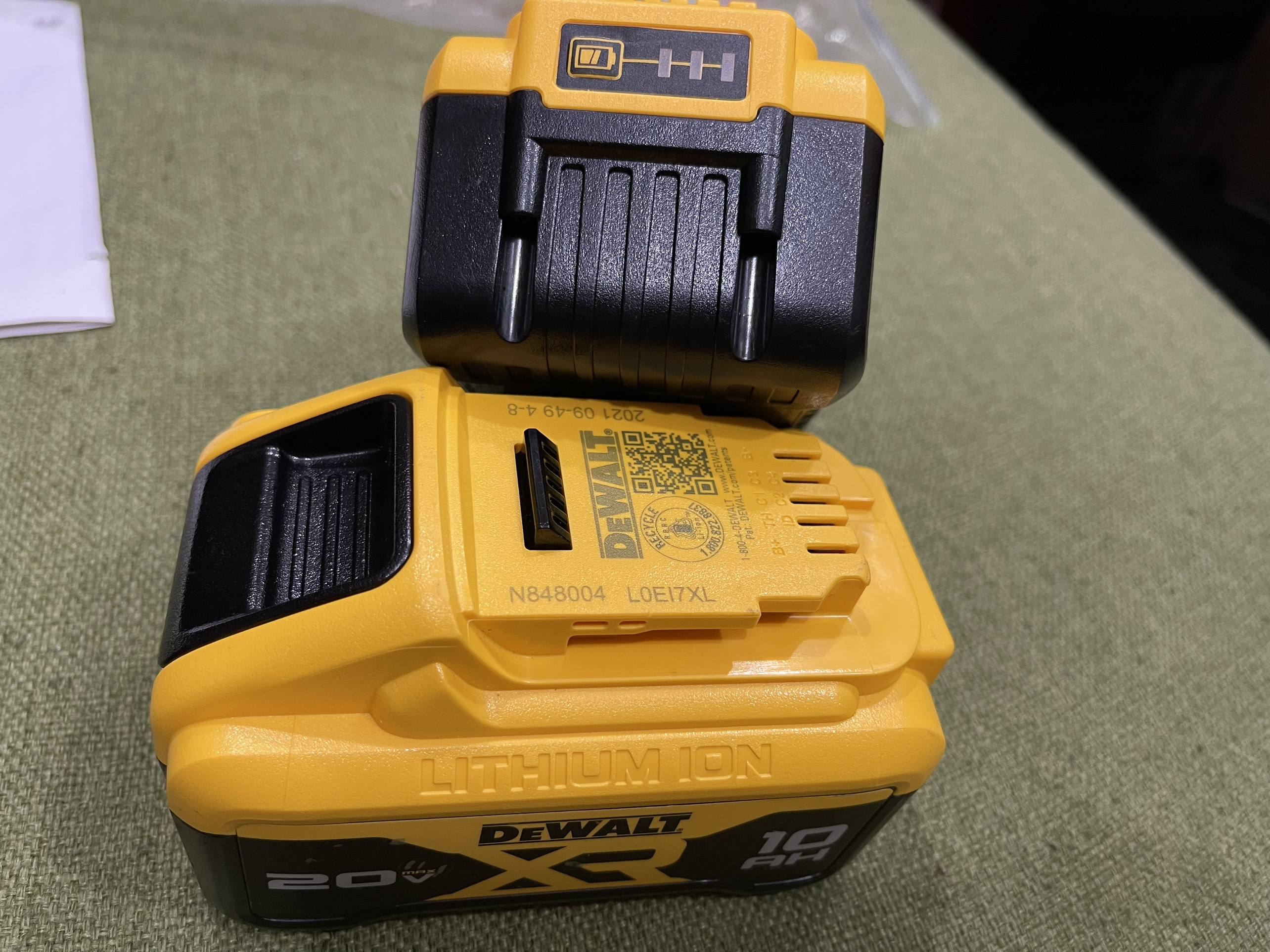 Pin dewalt 10ah dcb210 20v max xr 10.0ah lithium