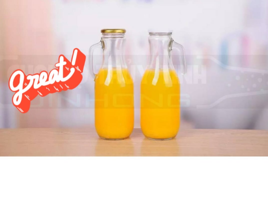 Bình đựng nước thủy tinh có quai