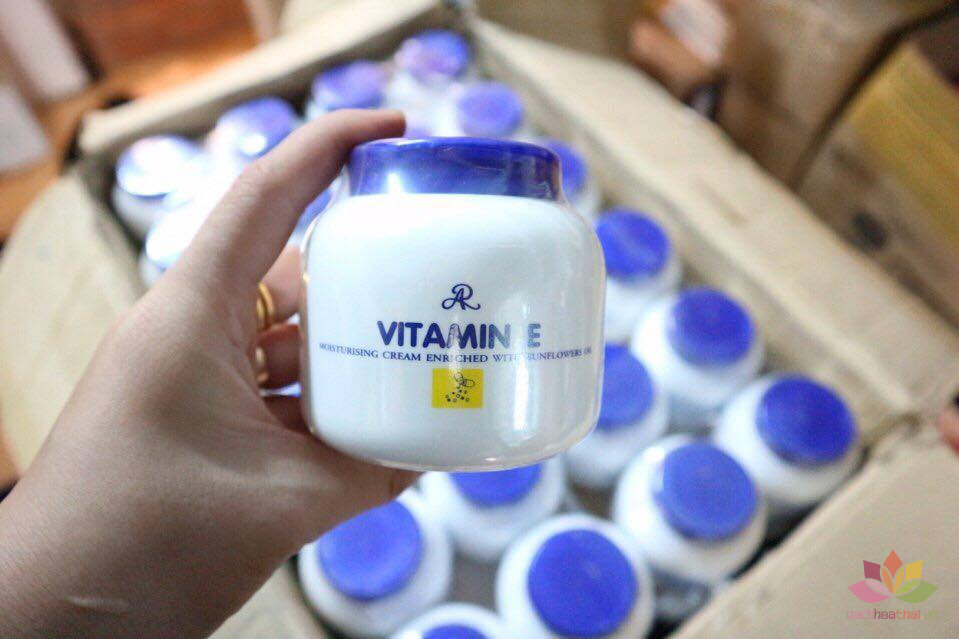 [HCM]Kem dưỡng ẩm Aron Vitamin E Thái Lan