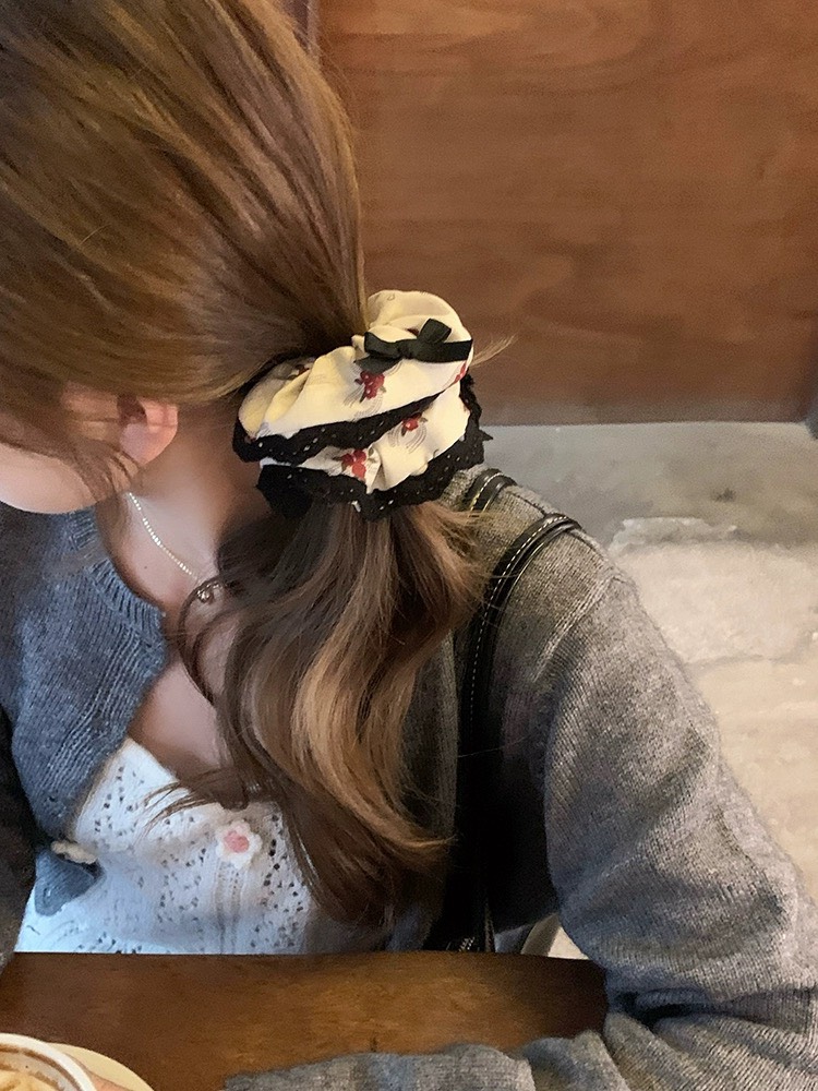 SCRUNCHIES LỤA CÁT CHERRY  - CỘT TÓC VẢI THỜI TRANG NỮ HOT TREND