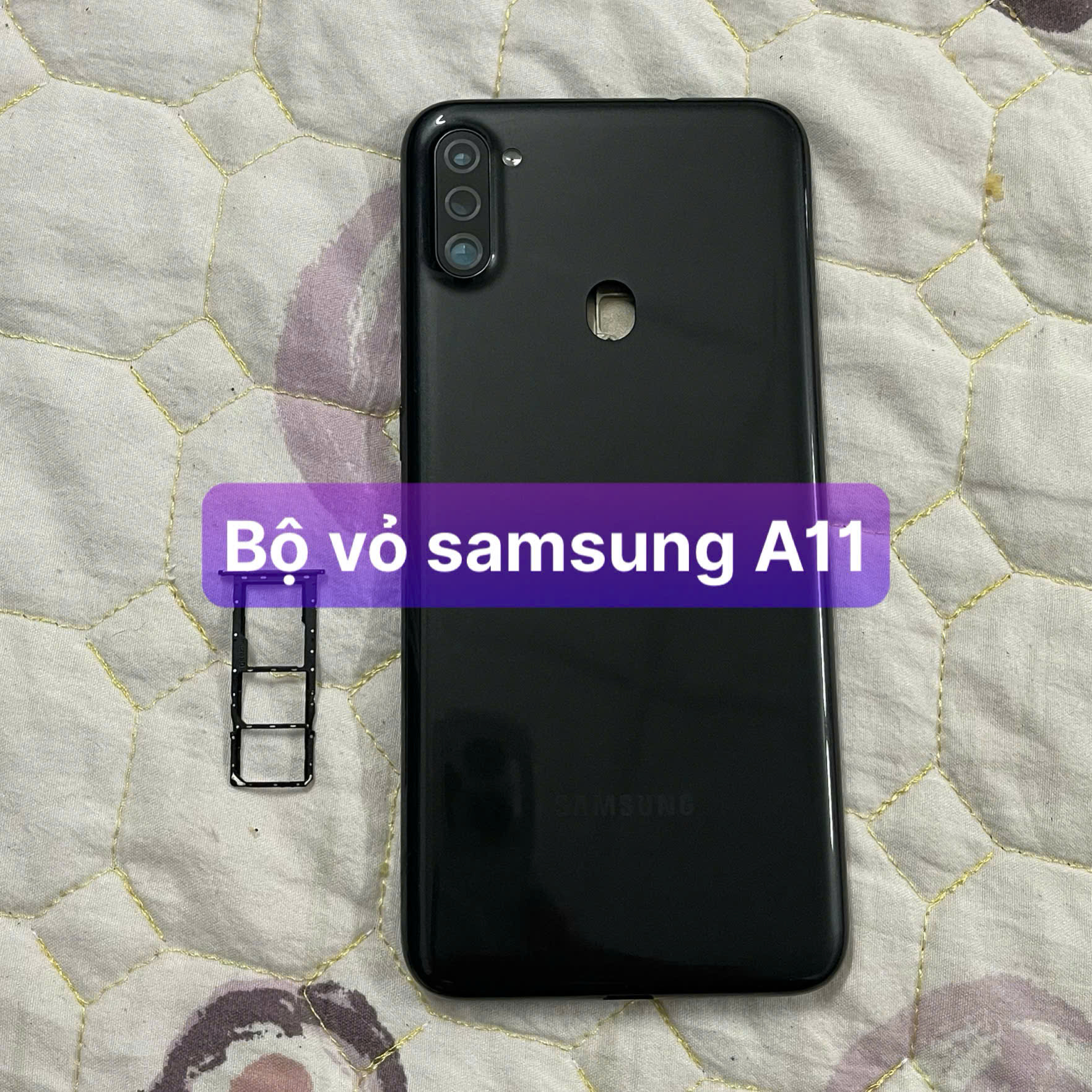 bộ vỏ sườn zin samsung A11 ,kèm khay sim,phím,kính camera