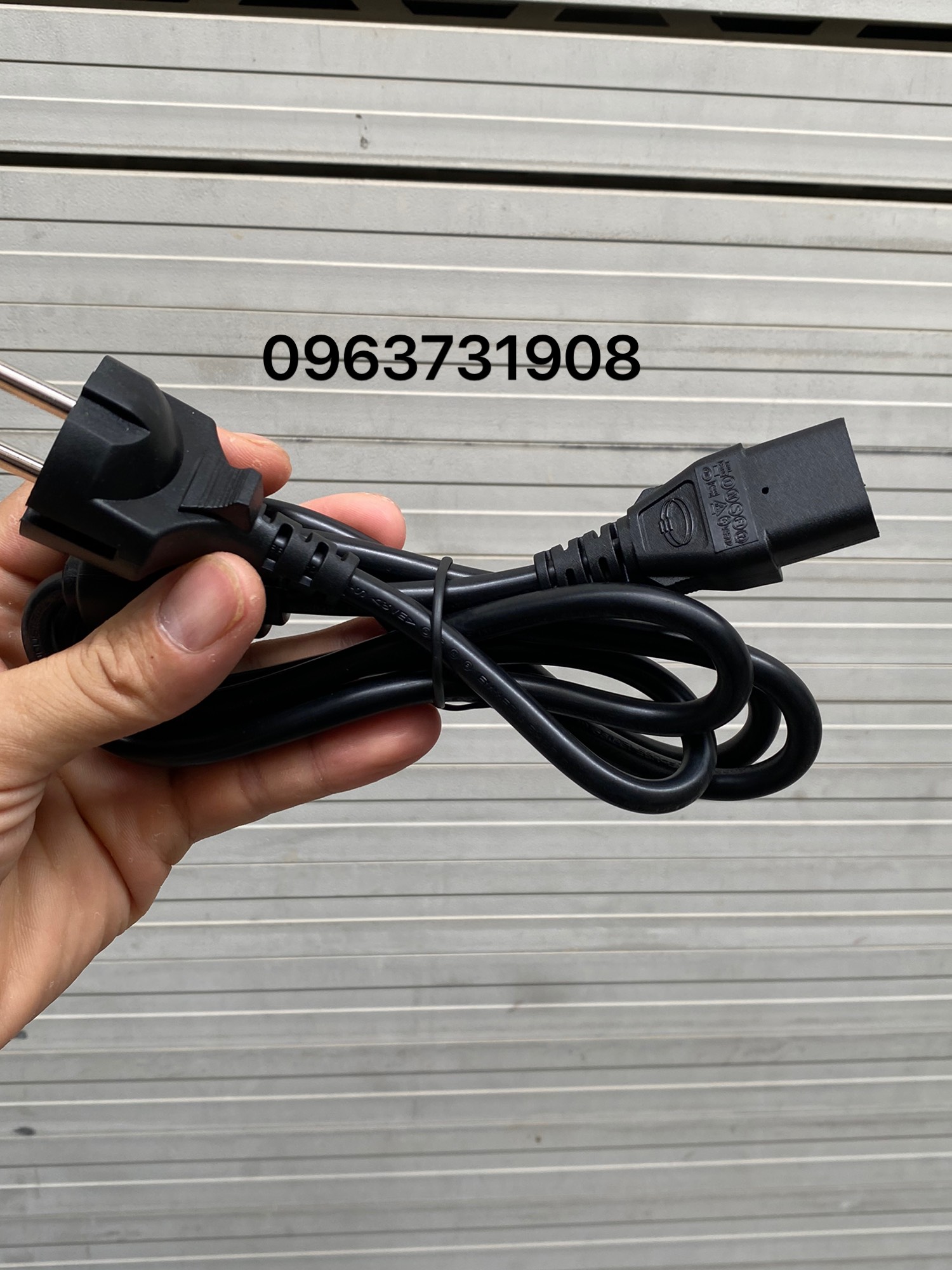 Dây cap nguồn màn hình Gigabyte G34WQC loại tốt