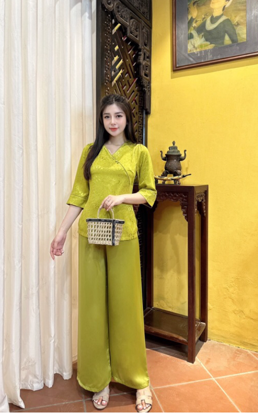 Pháp phục gấm lụa cổ chéo cúc bọc