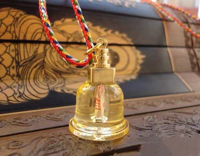 Vòng đeo cổ hình tháp xá lợi