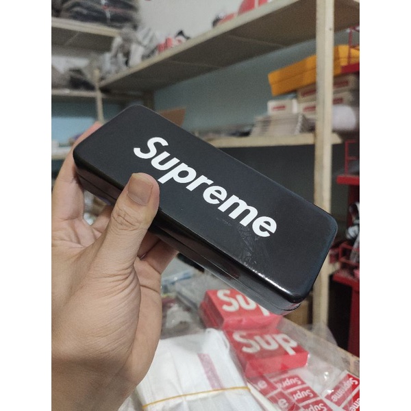 Hộp đựng bút (hộp đựng kính) Supreme