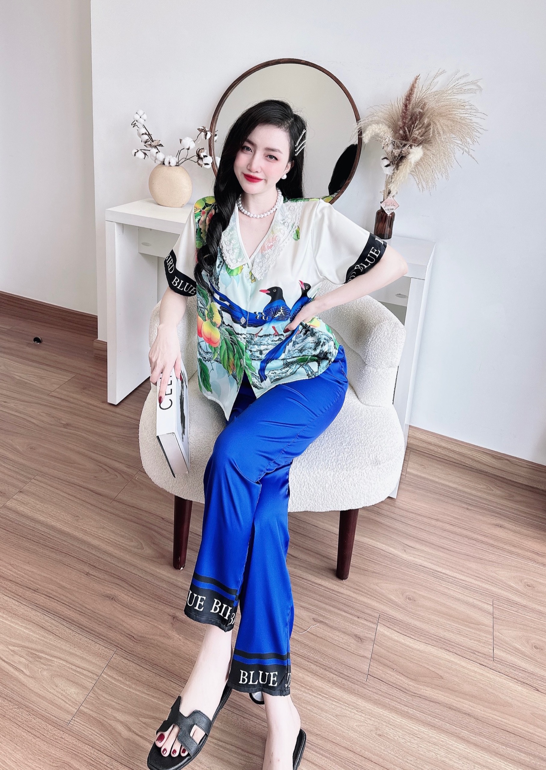 BỘ LỤA TAY NGẮN QUẦN DÀI CỔ PHỐI REN ĐẸP
