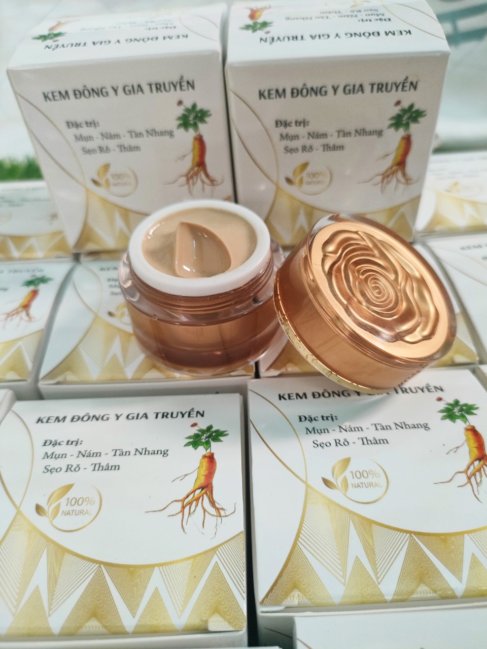 Kem cao sâm lạnh HOA HỒNG tái tạo vip cốt sâm tươi bong mạnhl àm sạch mụn bong námtrắng sáng  dtrj viêm nang lông cao cấp mới 20gr gia công tại xưởng sx đông y SUNNARY