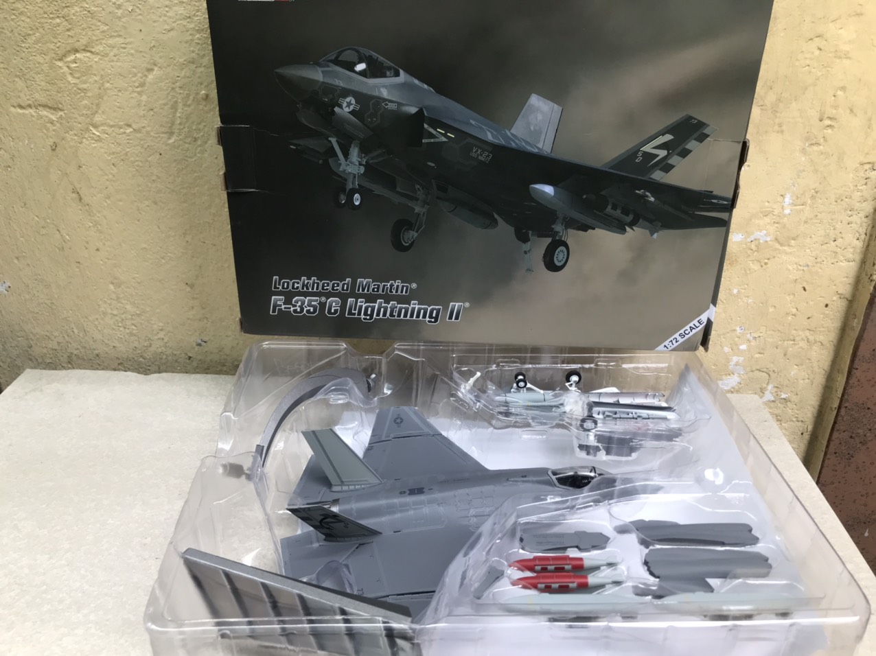 [HCM]Mô hình Máy bay F- 35C Lightning II 1:72