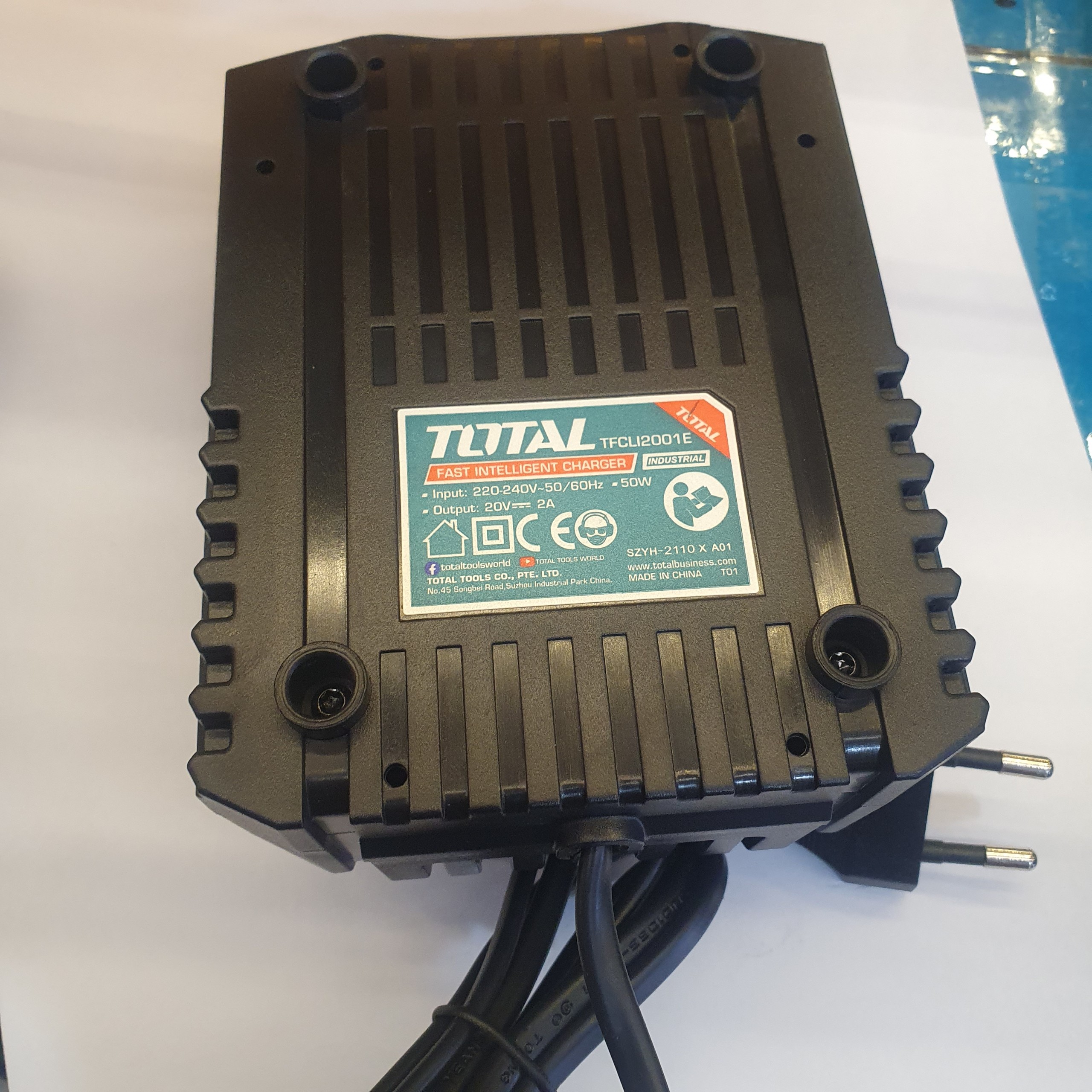 Đế sạc  pin TOTAL TFCLI2001  20V của TOTAL