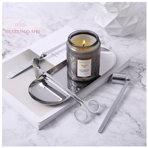 Nến thơm tinh dầu không khói để trong phòng