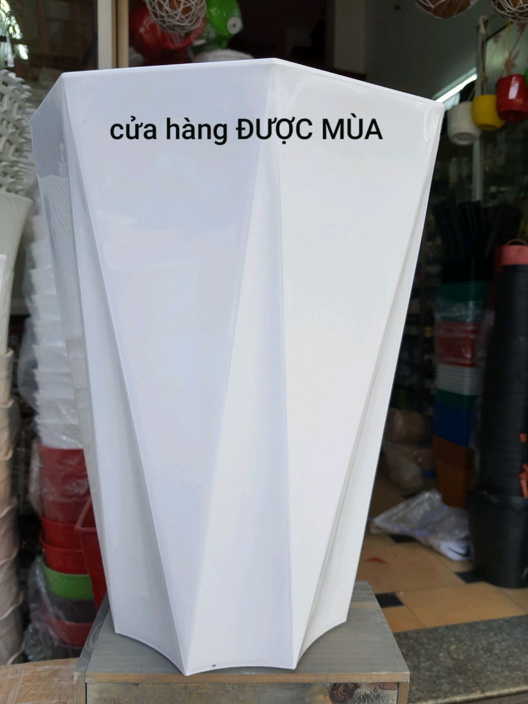 2 cái chậu nhựa 8 cạnh size lớn cao 40cm, đk 33cm
