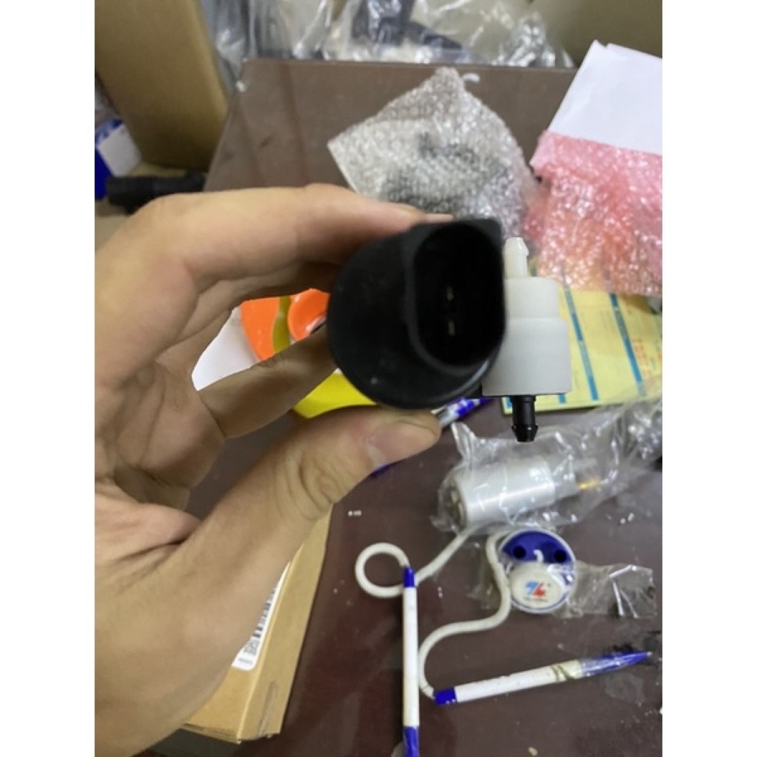 Mô tơ bơm nước rửa kính Orlando Gm:13250357