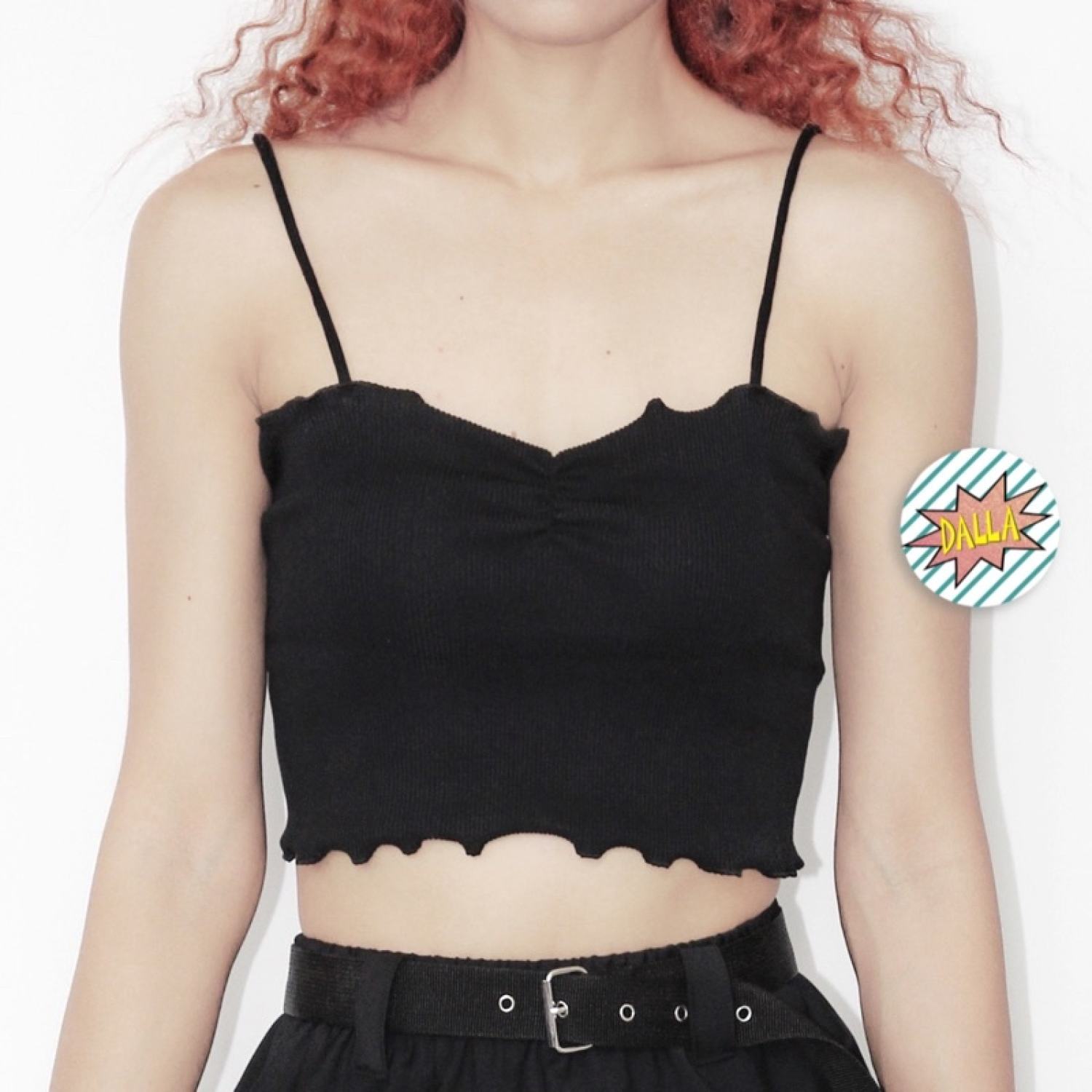 DALLA Áo 2 dây croptop màu đen, trắng (AD01)