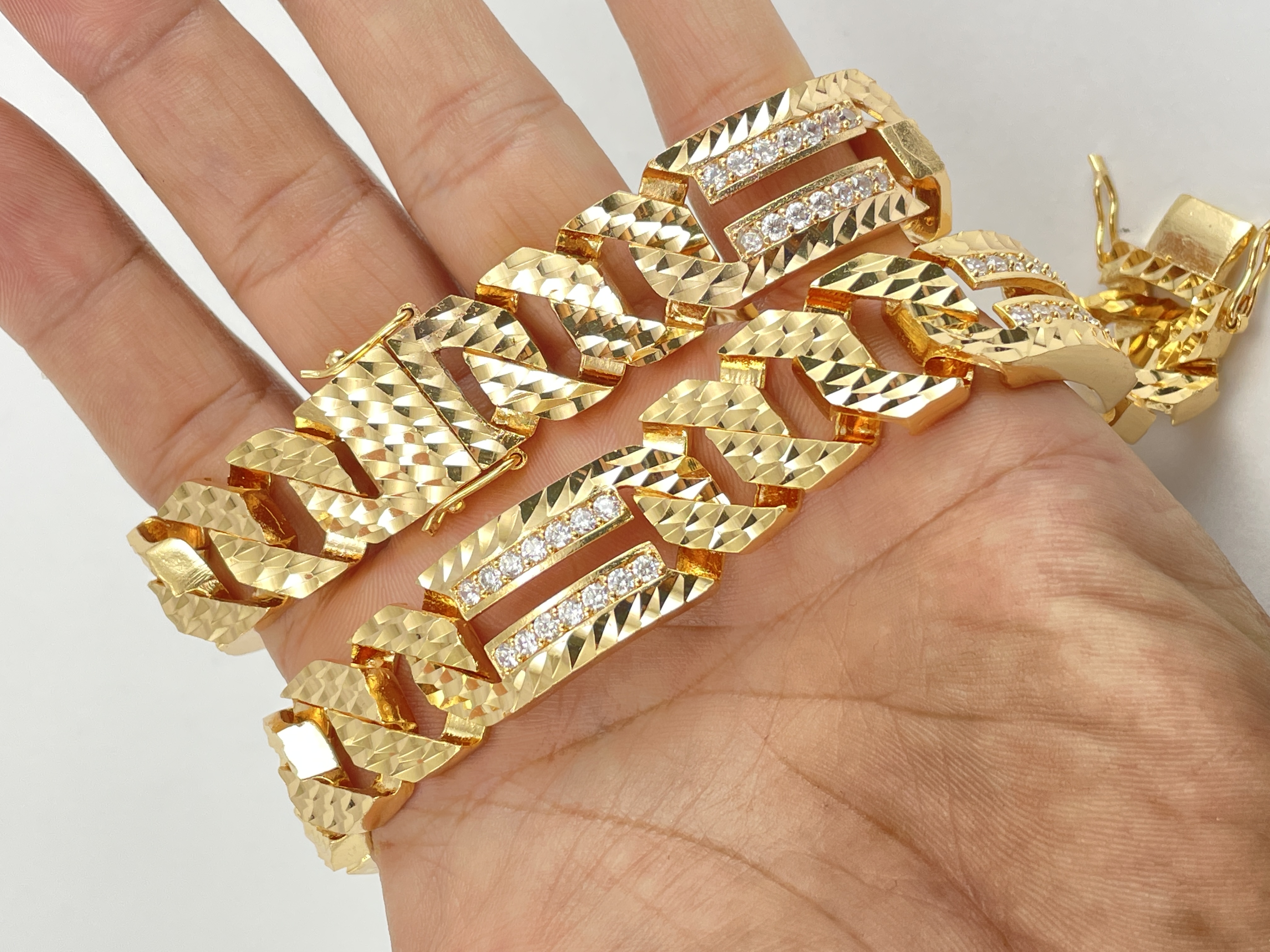 LẮC TAY NAM MẠ VÀNG 18K XOÀN SÁNG BÓNG CAO CẤP - LT069L80VN